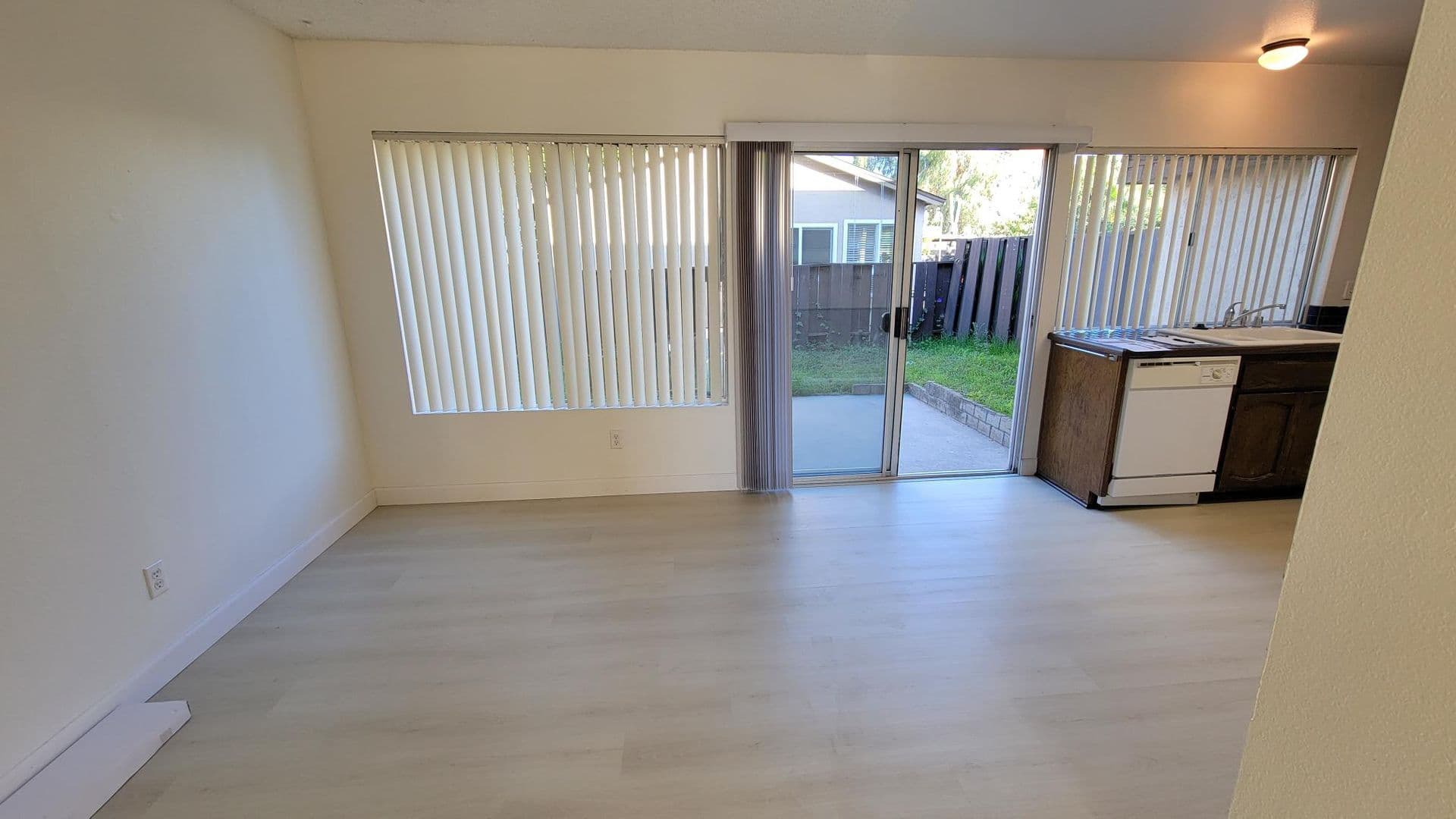 Oceanside Townhome: 4475 Anne Sladon St.