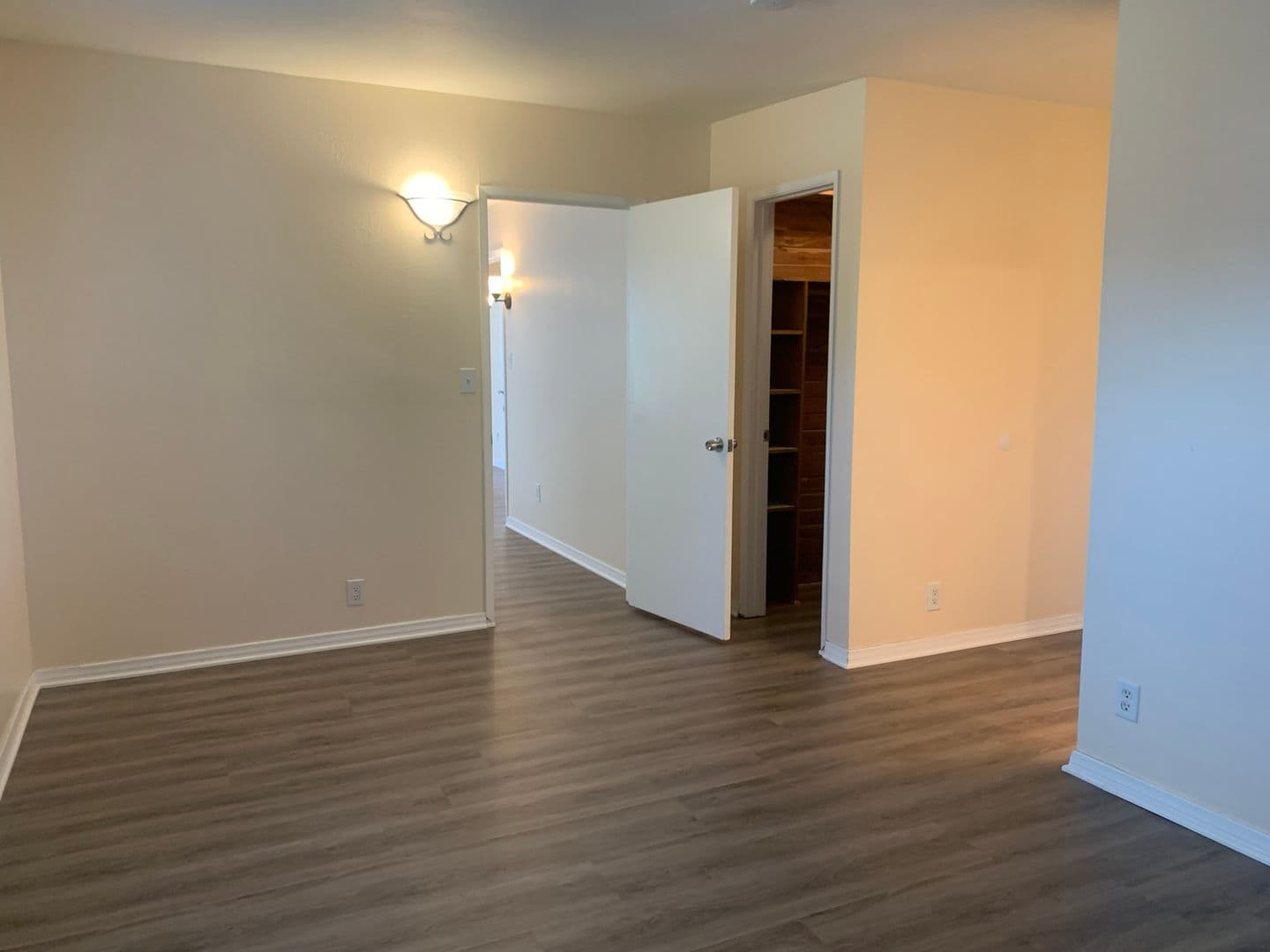 El Cajon House: 489 El Monte Rd