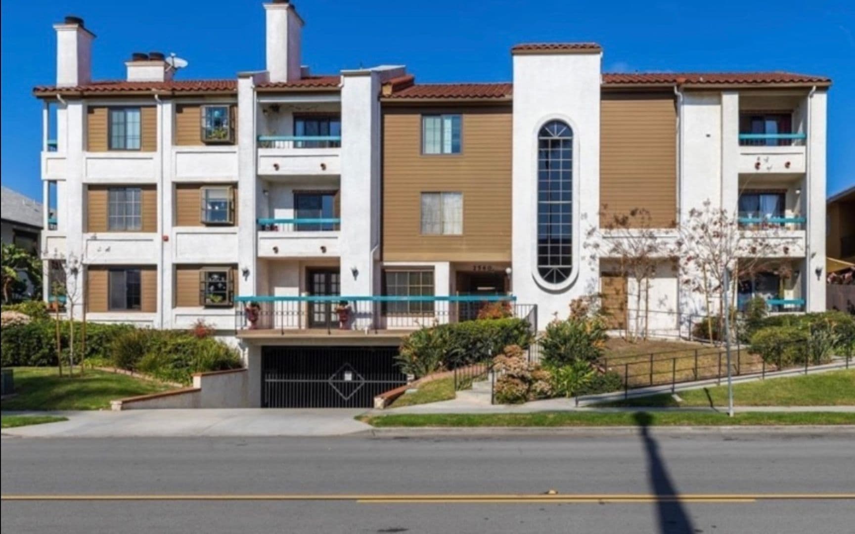 San Diego House: 2560 C St