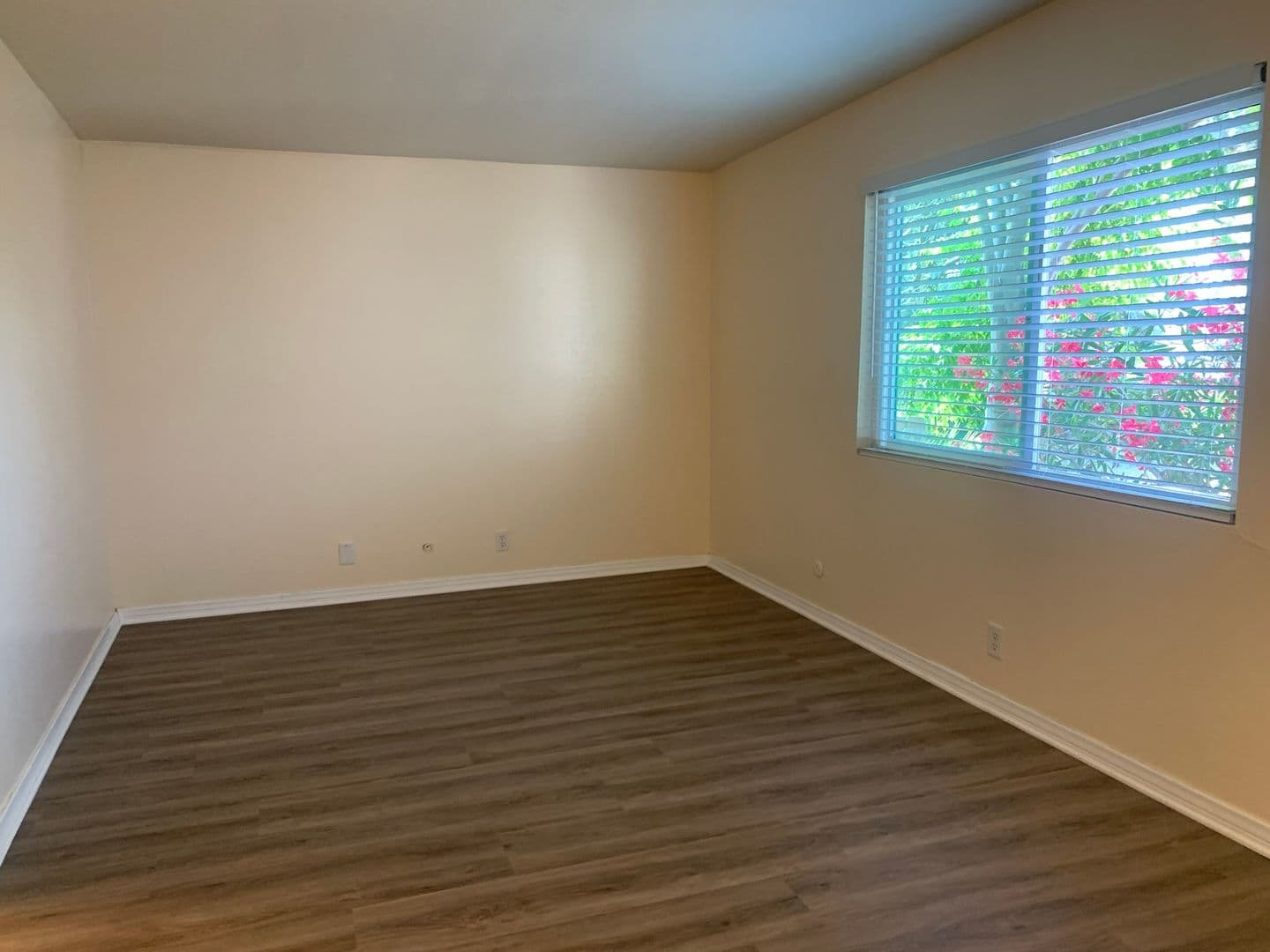El Cajon House: 489 El Monte Rd