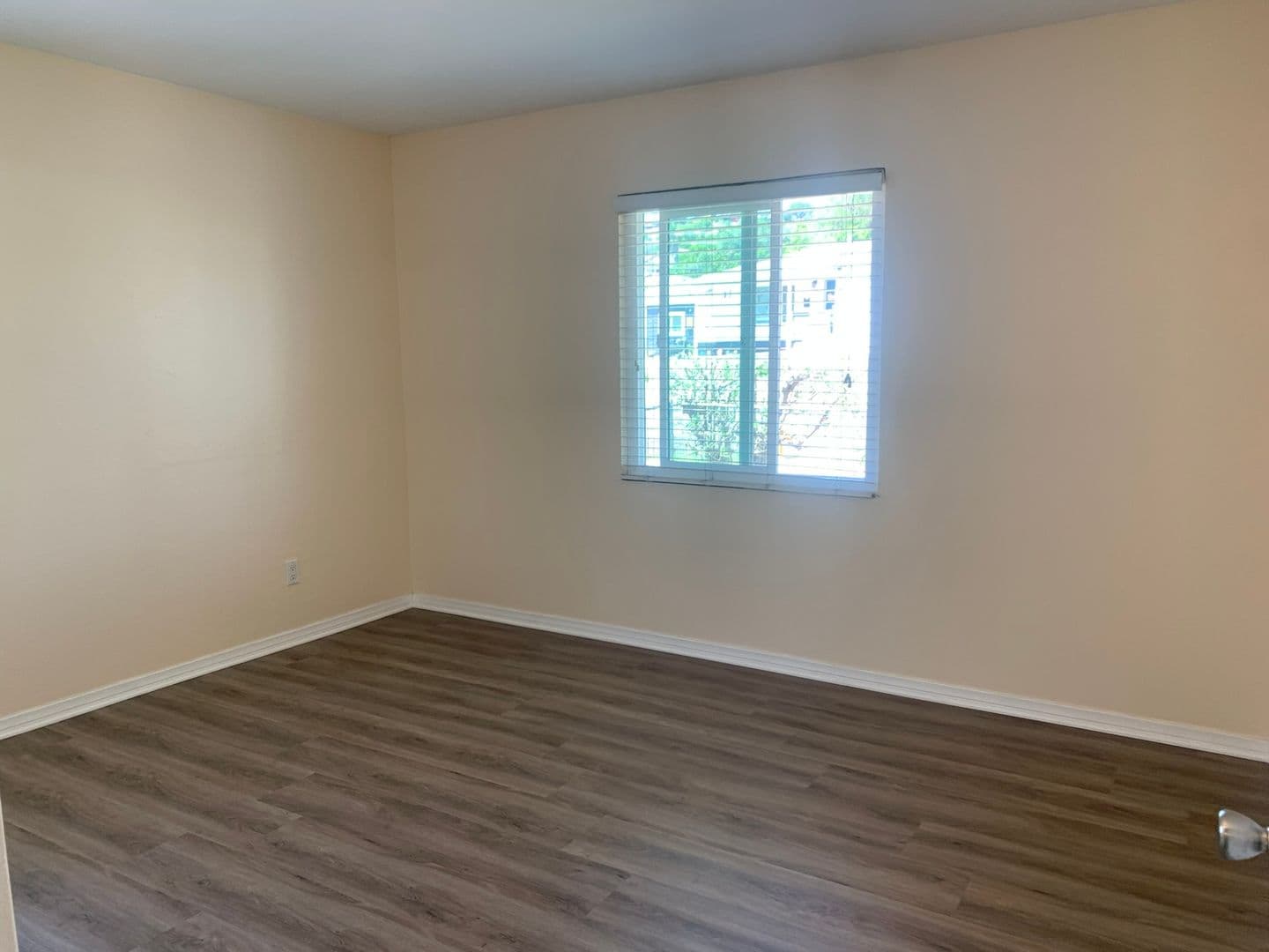 El Cajon House: 489 El Monte Rd