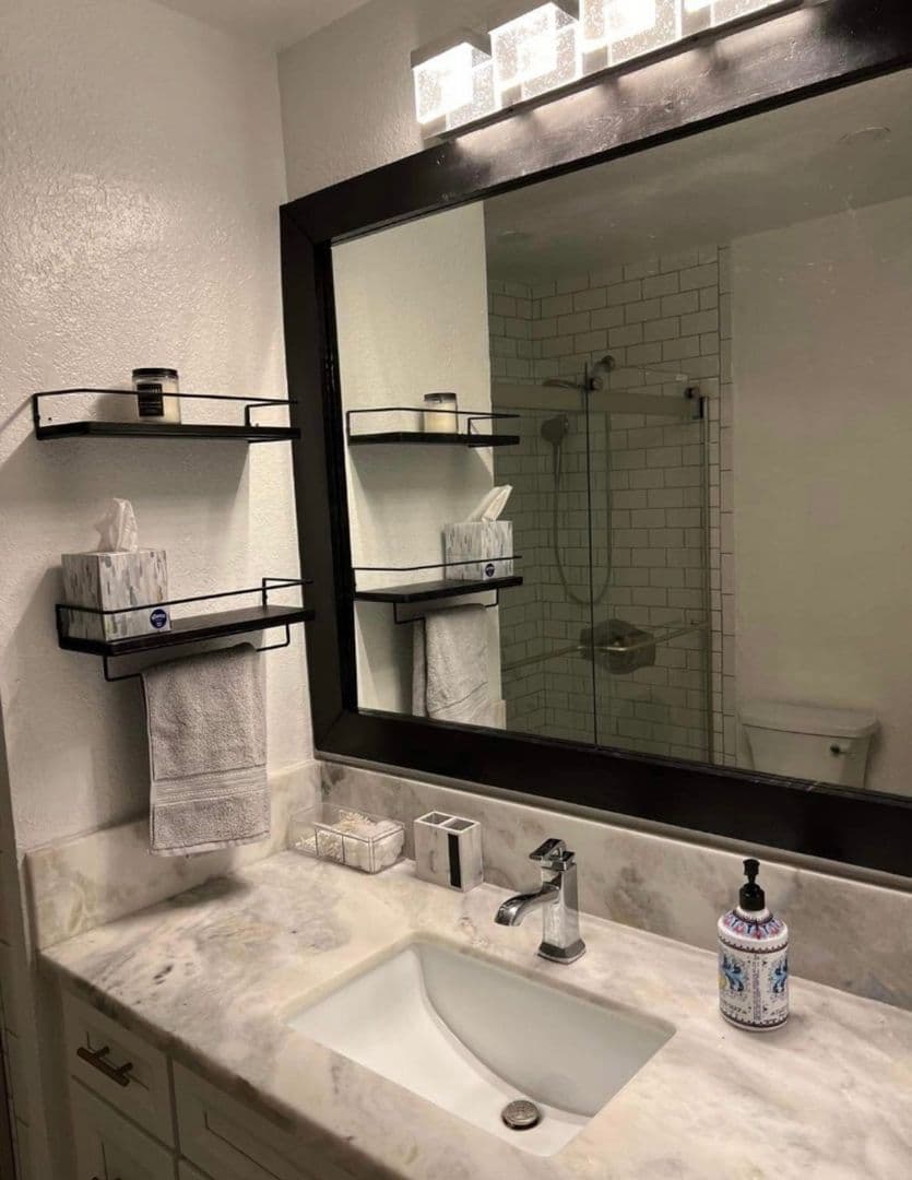 San Diego House: 2560 C St