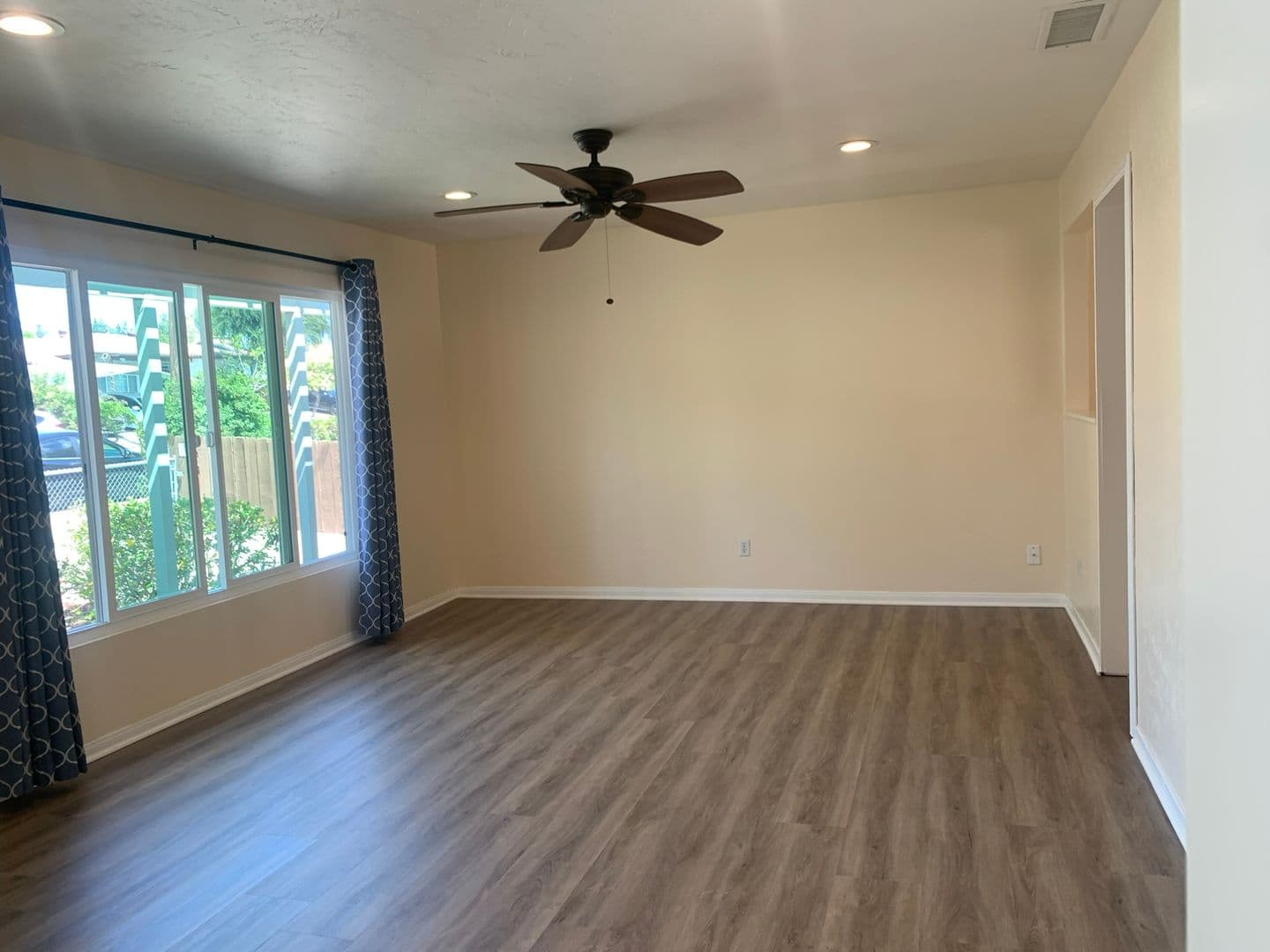 El Cajon House: 489 El Monte Rd