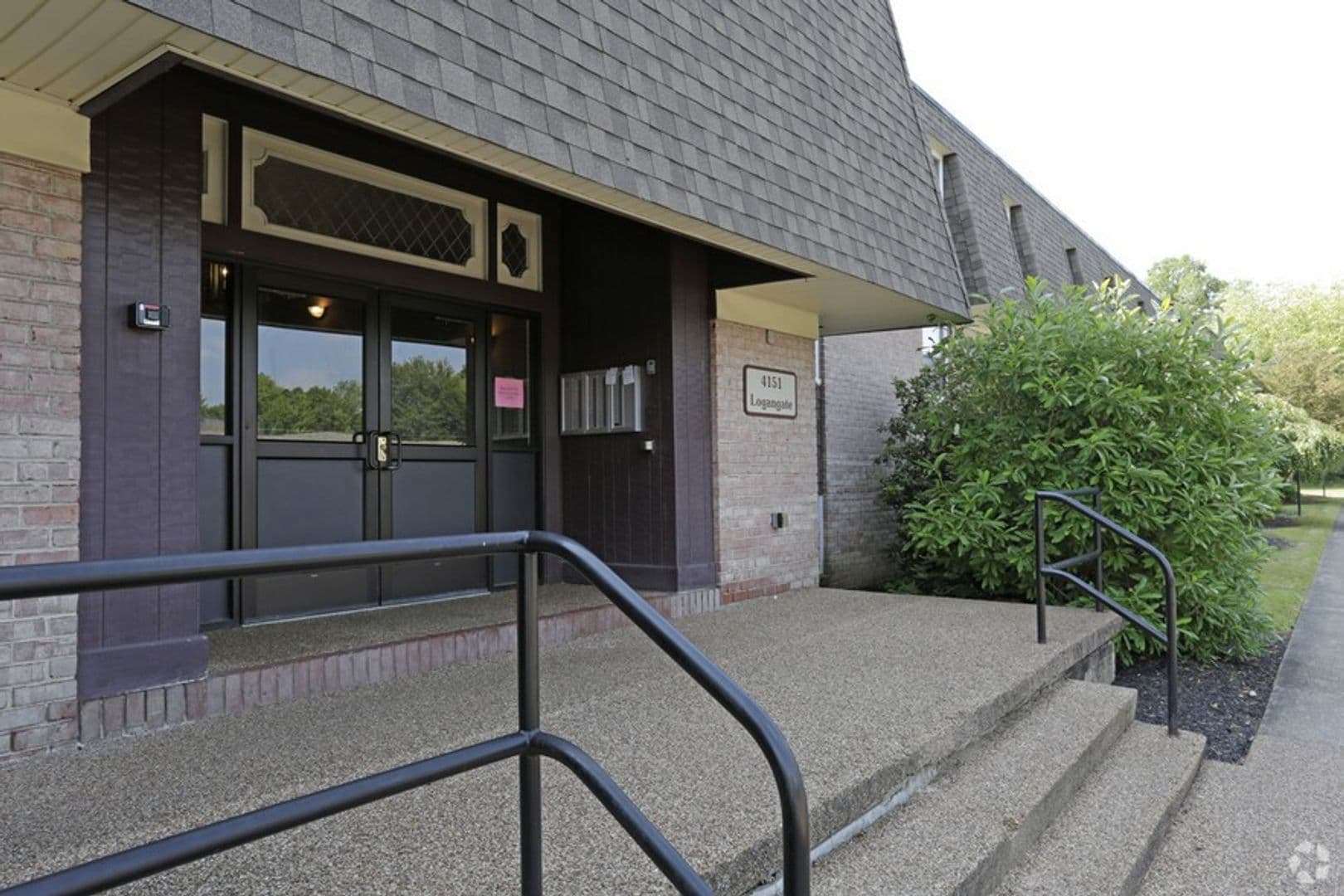 Youngstown Apartment: 4151-4201 Logangate Road