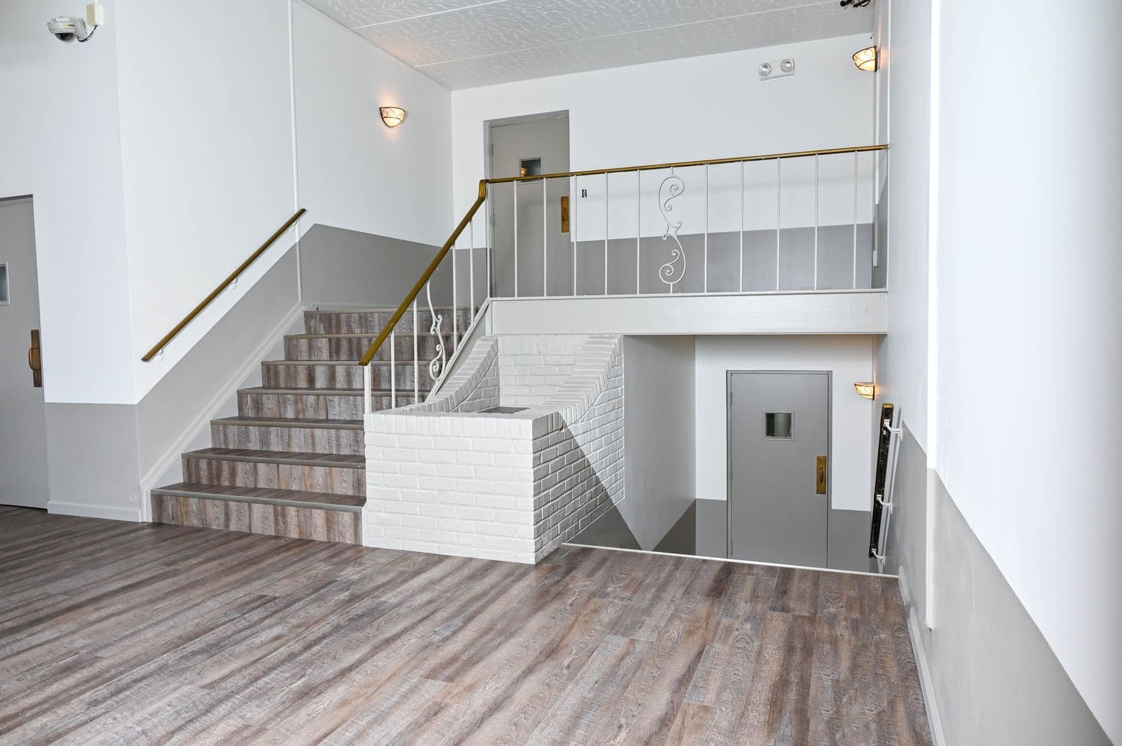 Youngstown Apartment: 4151-4201 Logangate Road