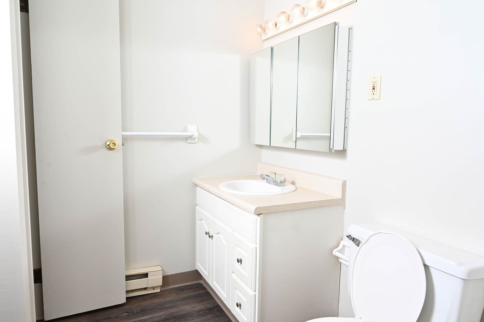 Youngstown Apartment: 4151-4201 Logangate Road