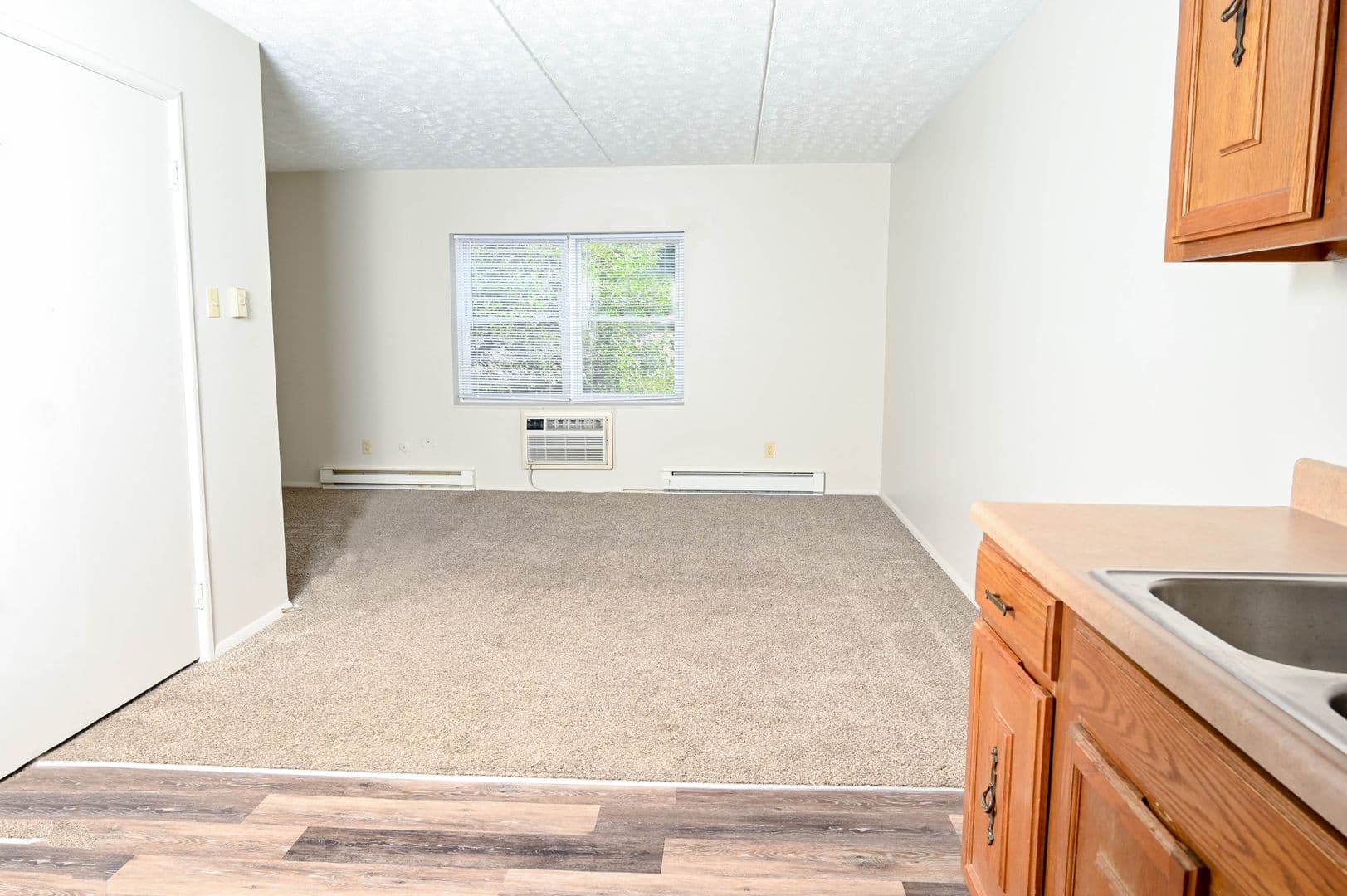 Youngstown Apartment: 4151-4201 Logangate Road
