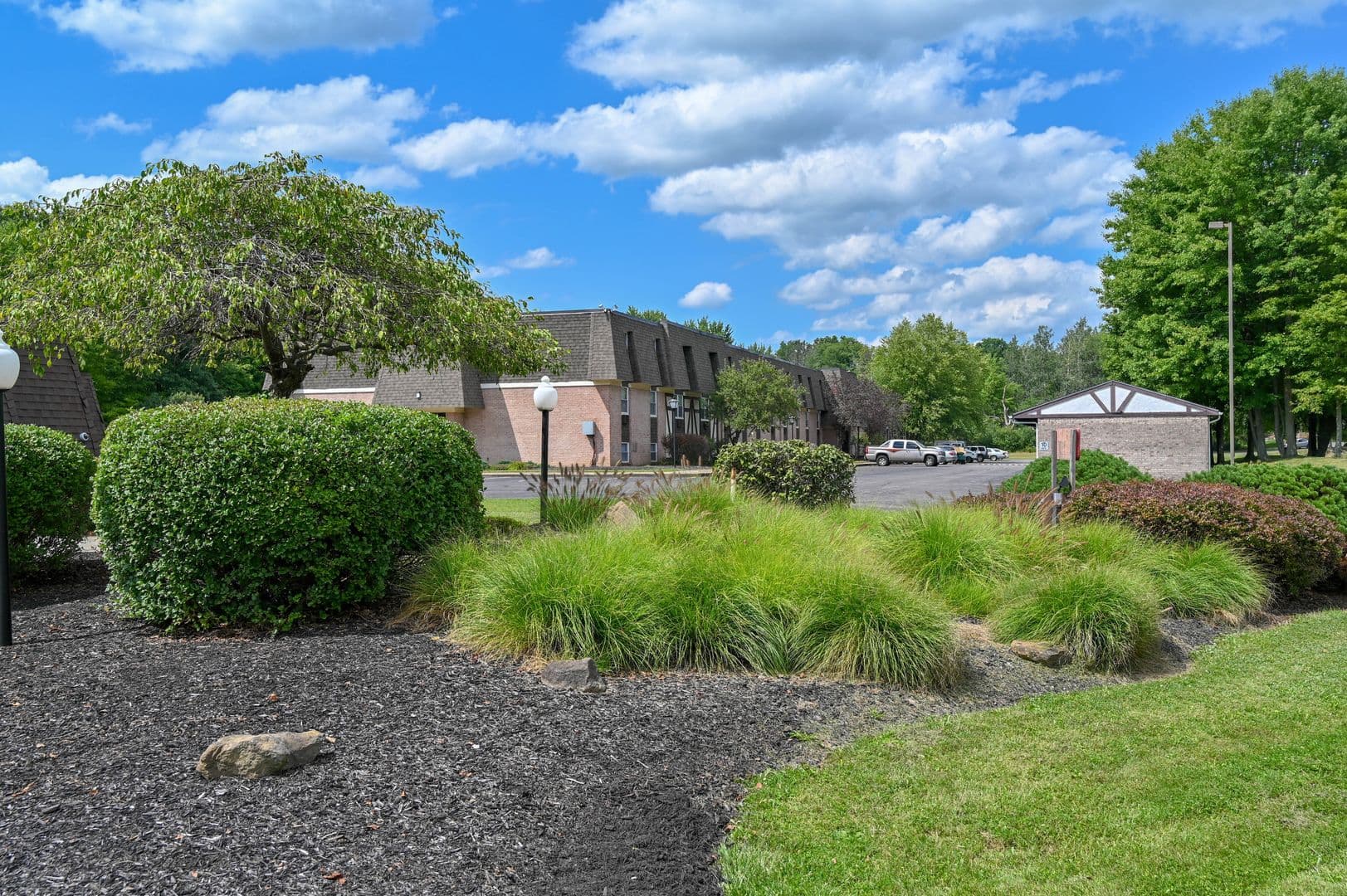 Youngstown Apartment: 4151-4201 Logangate Road