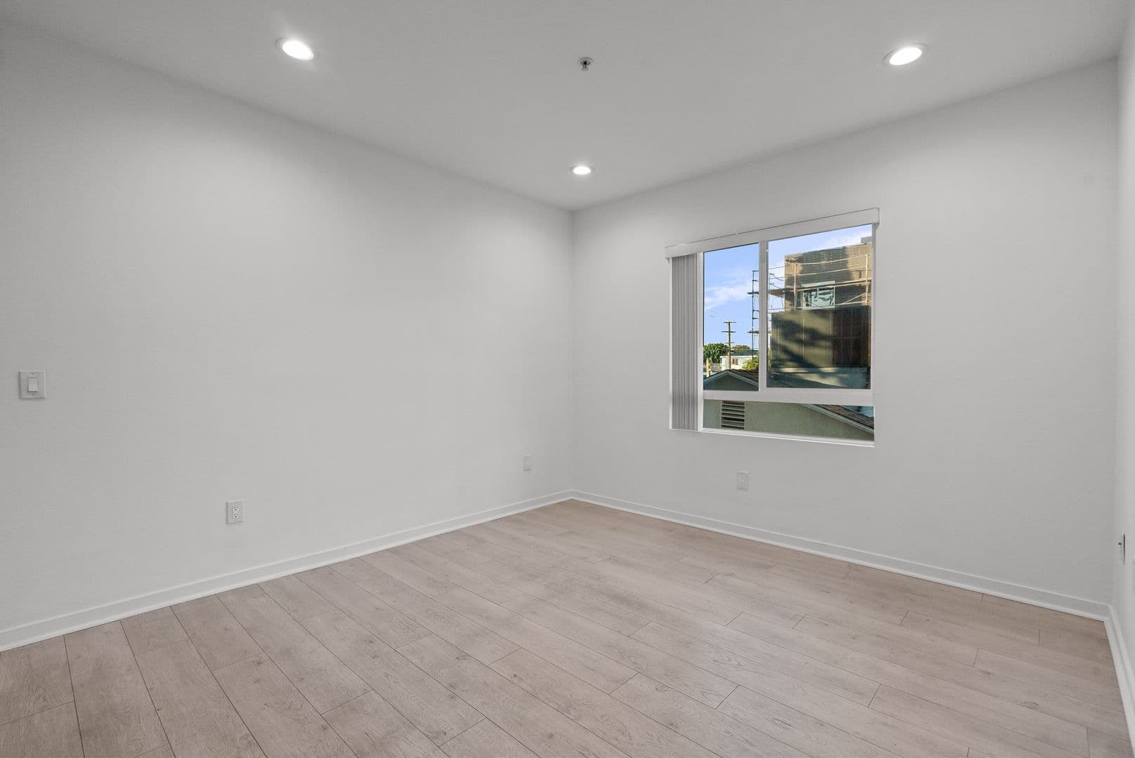 North Hollywood Apartment: 6320 North Beck Ave