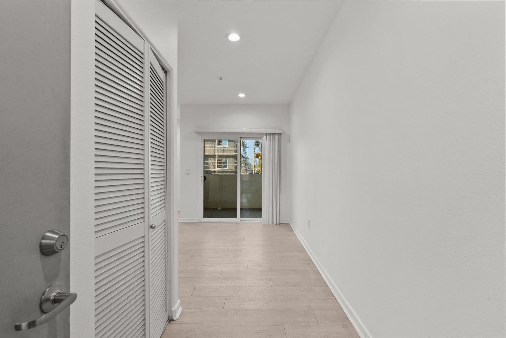 North Hollywood Apartment: 6320 North Beck Ave