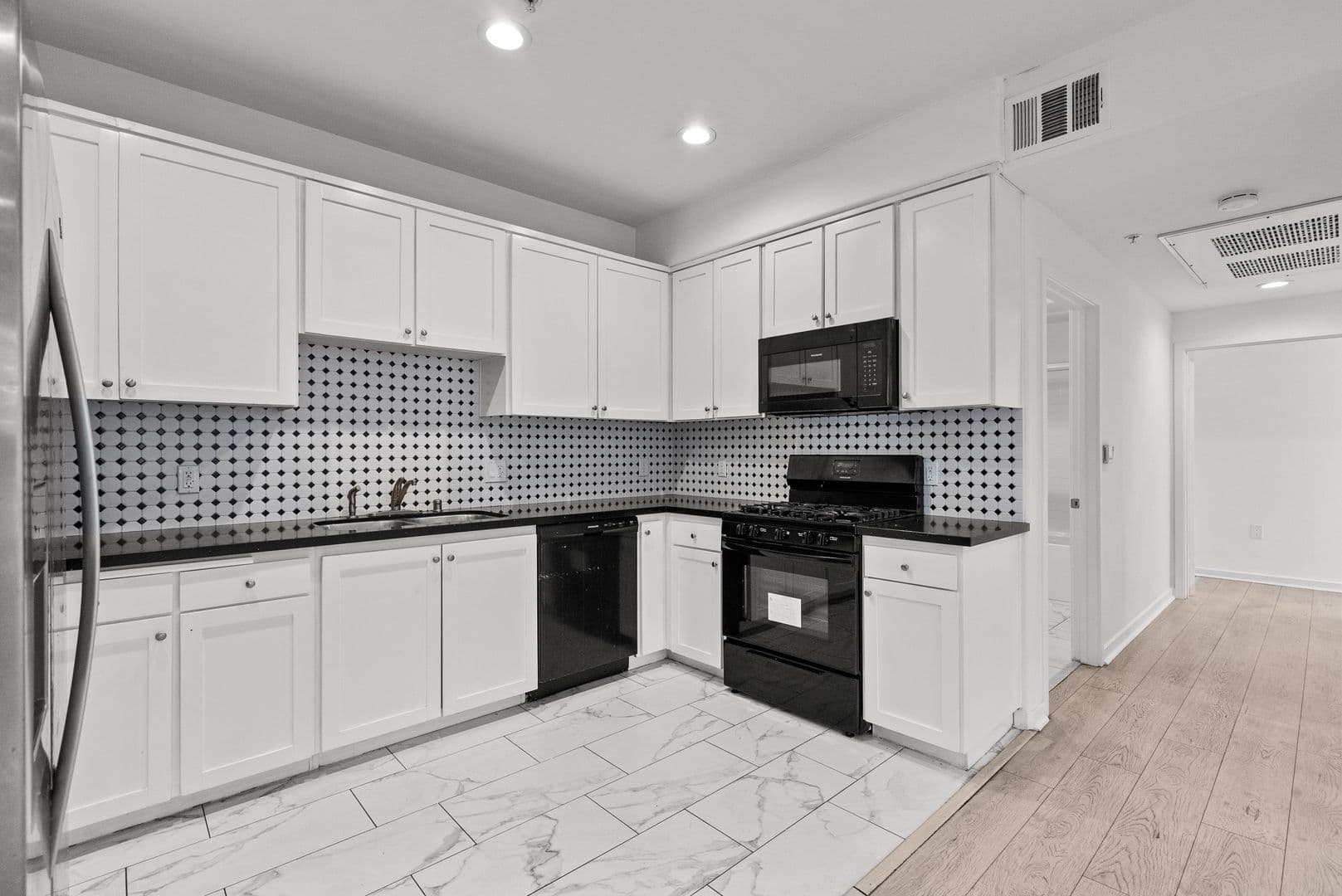 North Hollywood Apartment: 6320 North Beck Ave