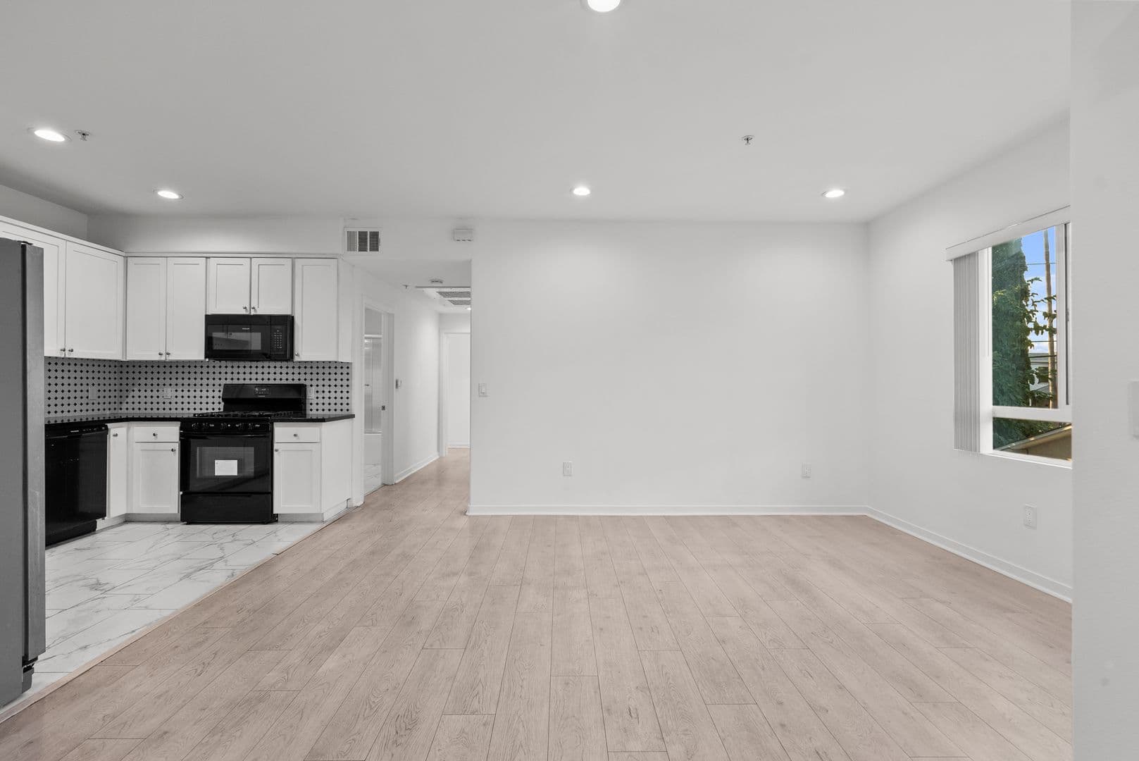 North Hollywood Apartment: 6320 North Beck Ave