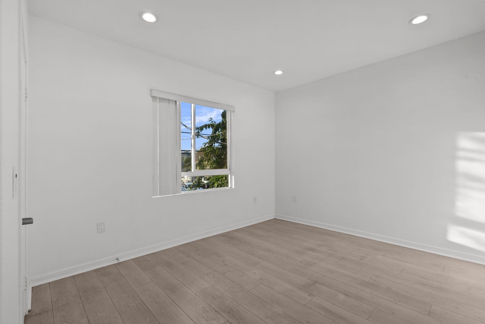 North Hollywood Apartment: 6320 North Beck Ave