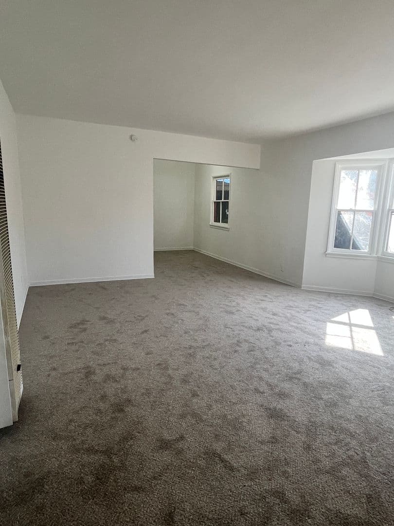 Pasadena Apartment: 2010 N Los Robles Ave.