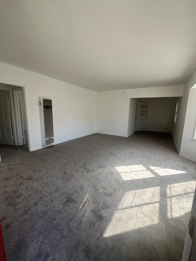 Pasadena Apartment: 2010 N Los Robles Ave.