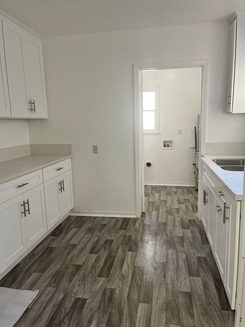 Pasadena Apartment: 2010 N Los Robles Ave.