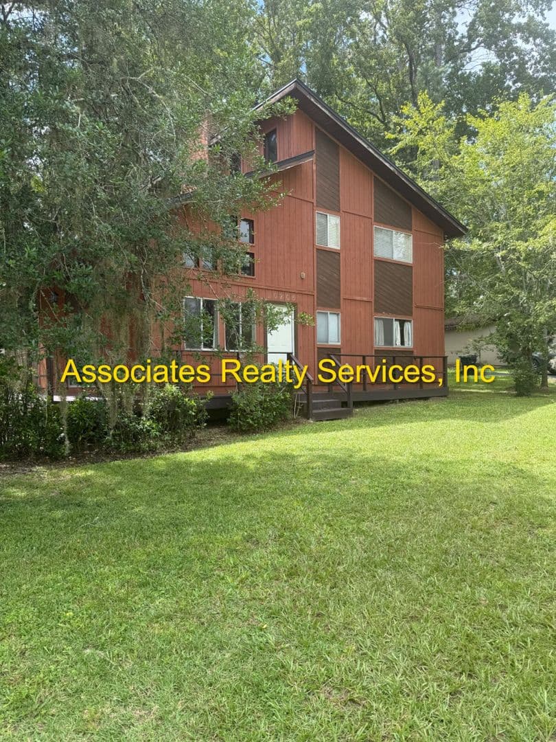Gainesville House: 10205 NW 25th Place