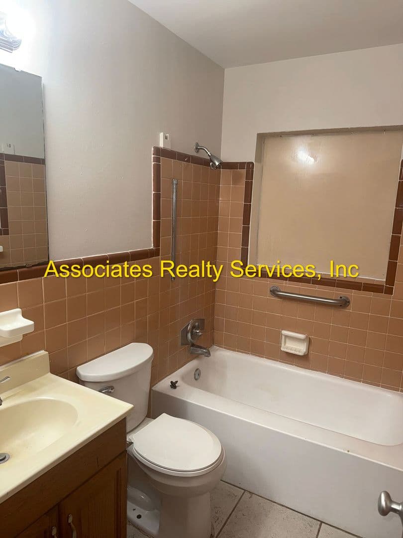 Gainesville Apartment: 1712 NW 10th ST