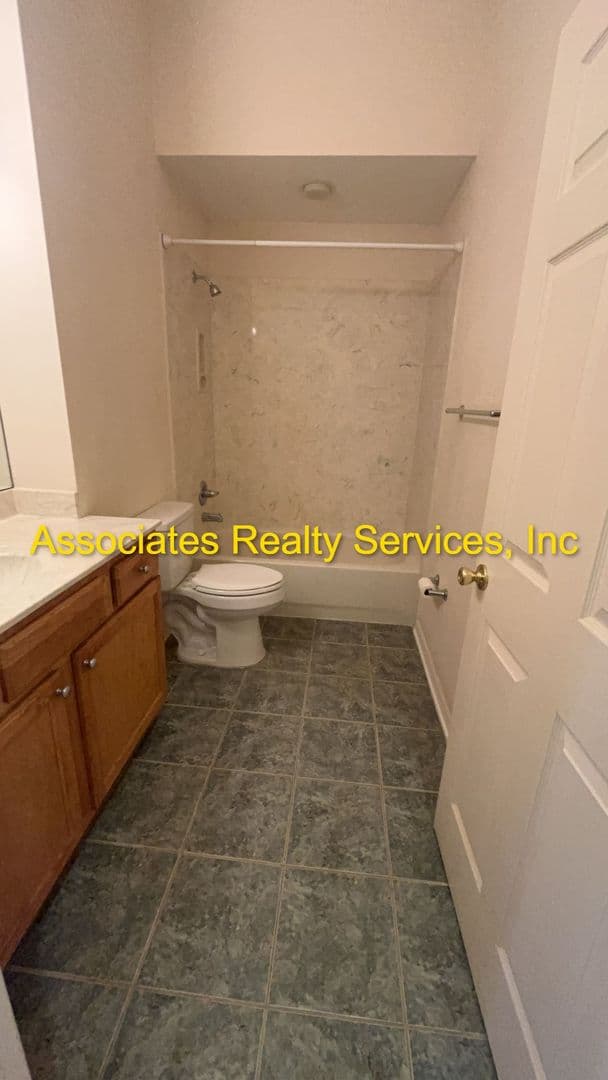 Gainesville House: 3124 SW 94th Way