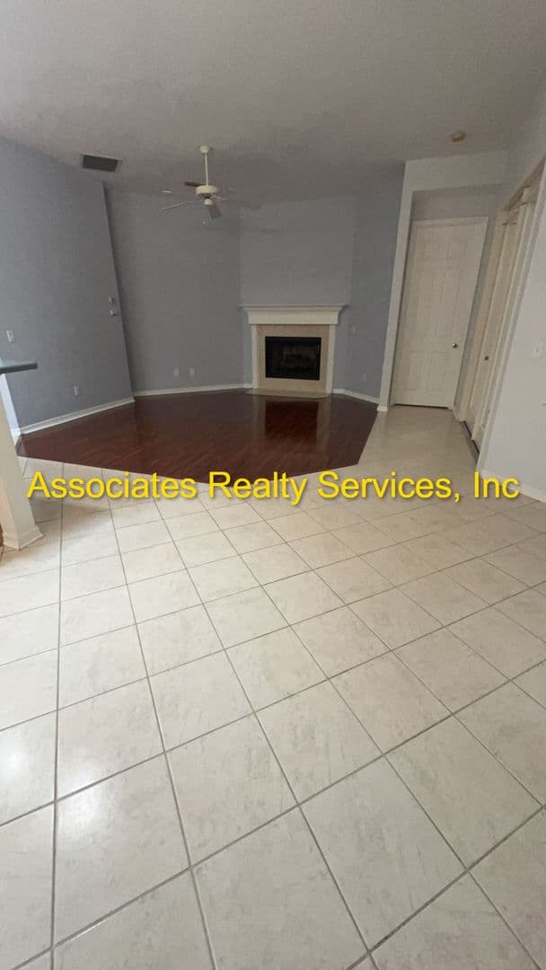 Gainesville House: 3124 SW 94th Way