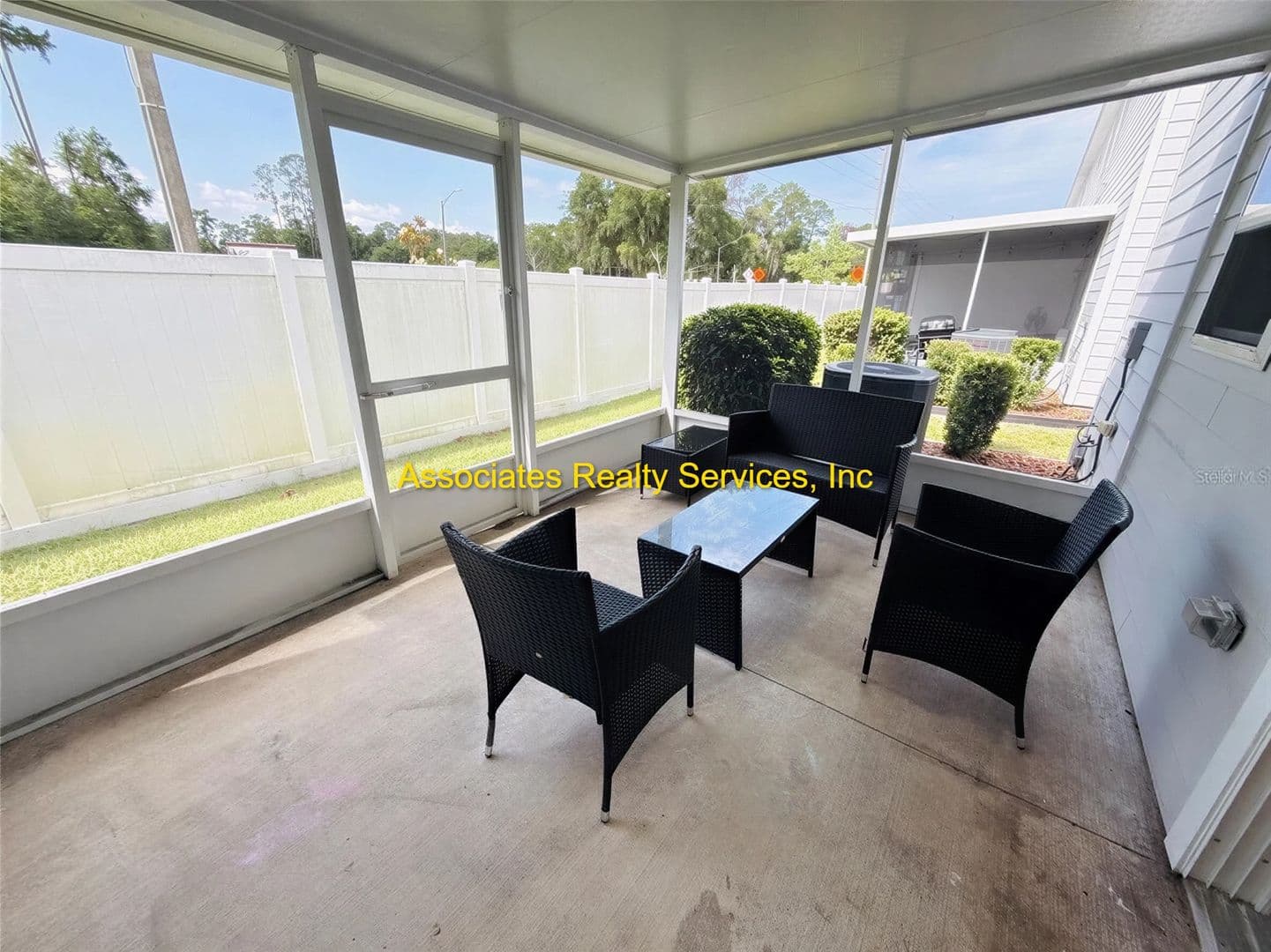 Newberry House: 12547 NW 7th Place