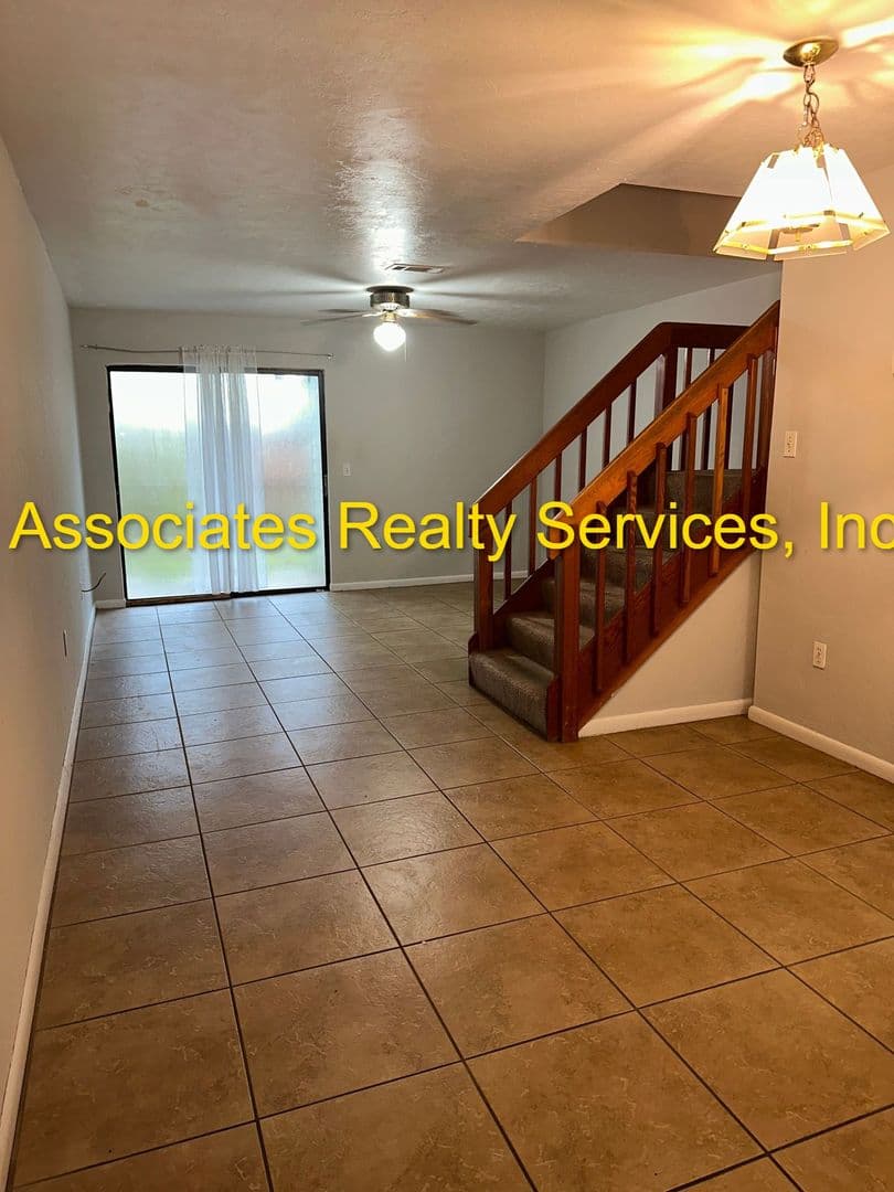 Gainesville Townhome: 2133 SW 39th Way