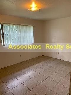 Gainesville Apartment: 118 Ne 40th Pl