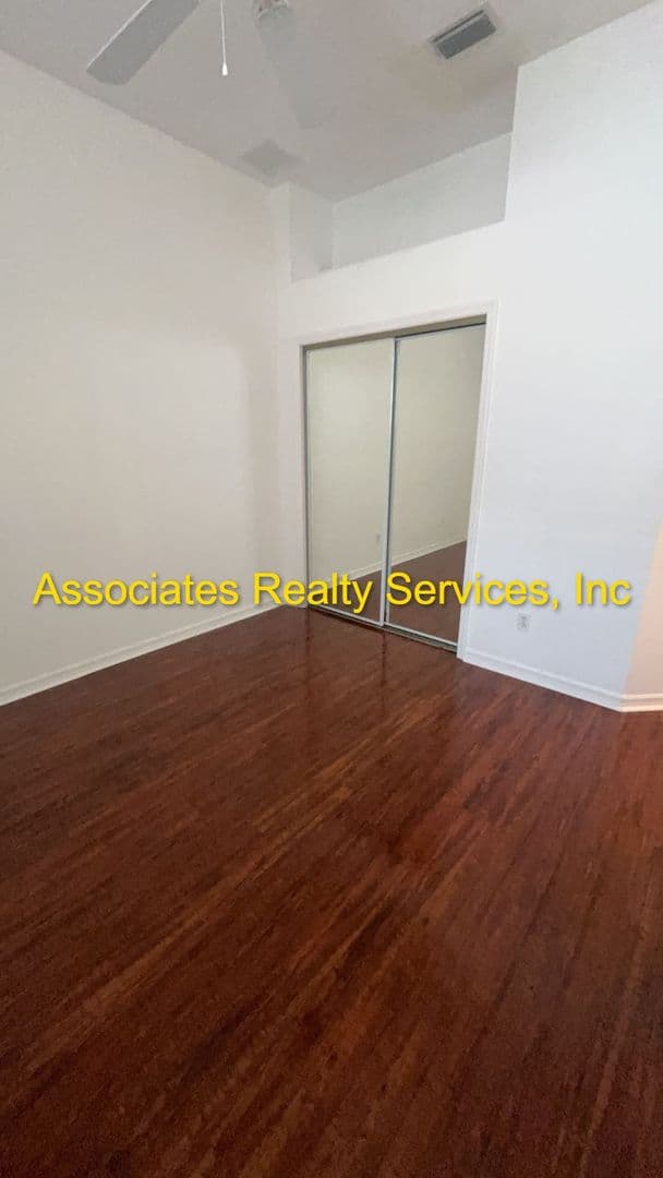 Gainesville House: 3124 SW 94th Way