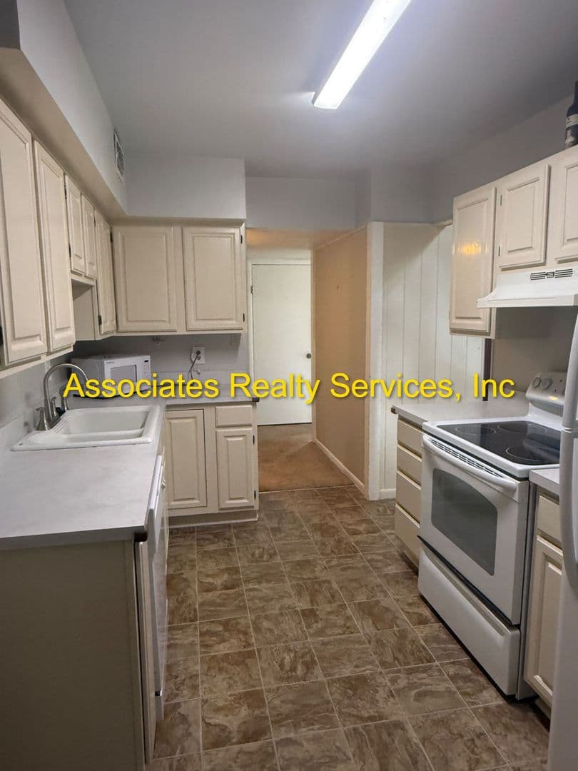 Gainesville House: 10205 NW 25th Place