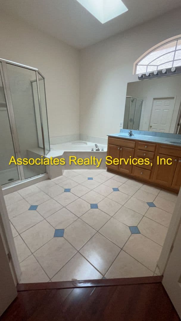 Gainesville House: 3124 SW 94th Way