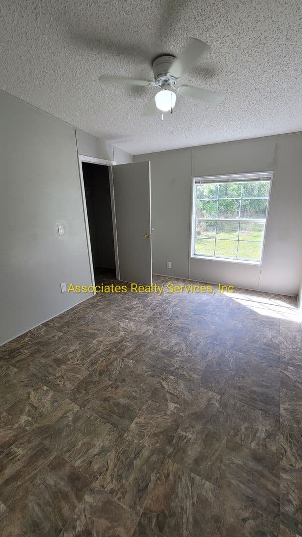 Gainesville House: 10826 NE 74th Terr