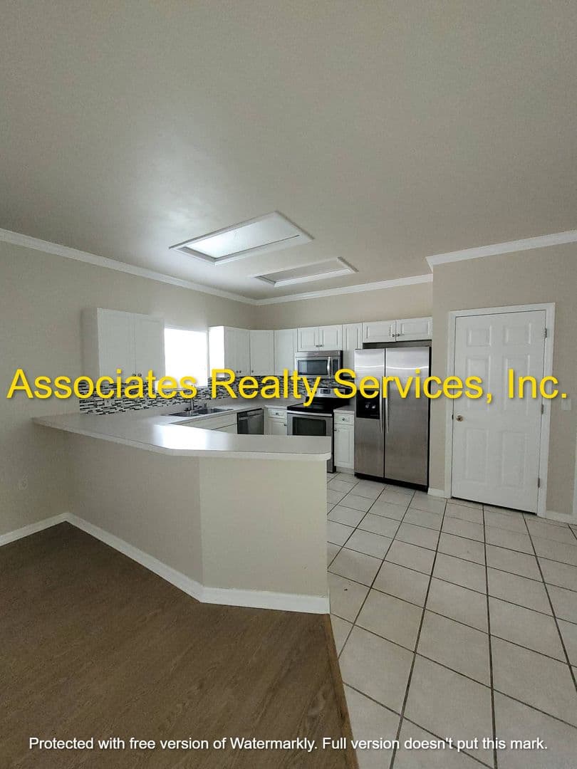 Gainesville House: 4840 NW 78th Rd