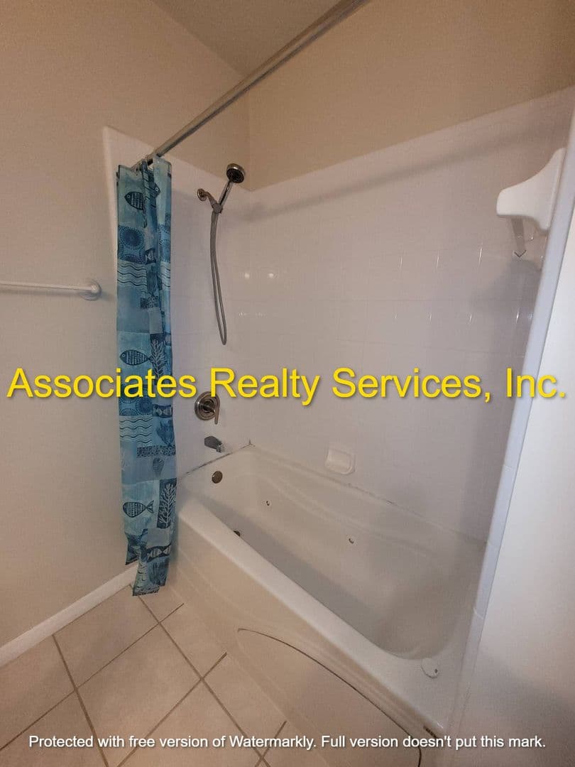 Gainesville House: 4840 NW 78th Rd