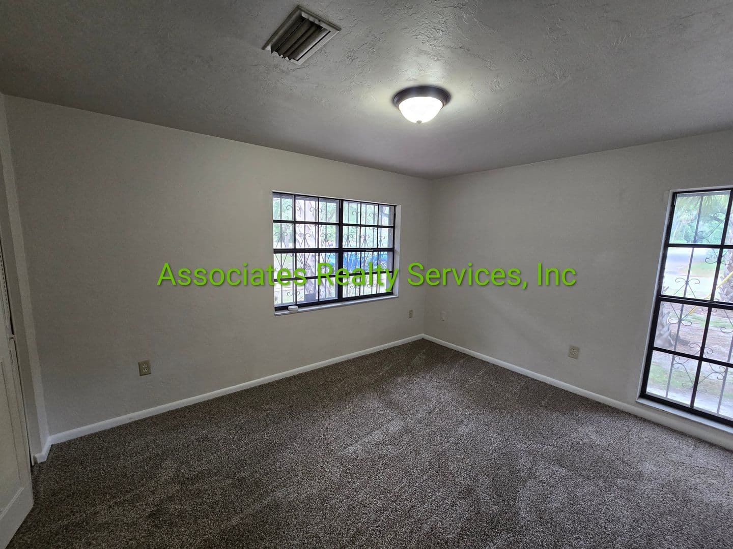 GAINESVILLE Apartment: 1011 NW 41ST AVE.