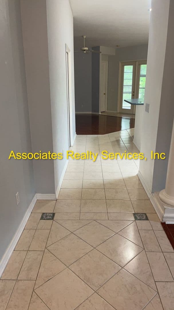 Gainesville House: 3124 SW 94th Way