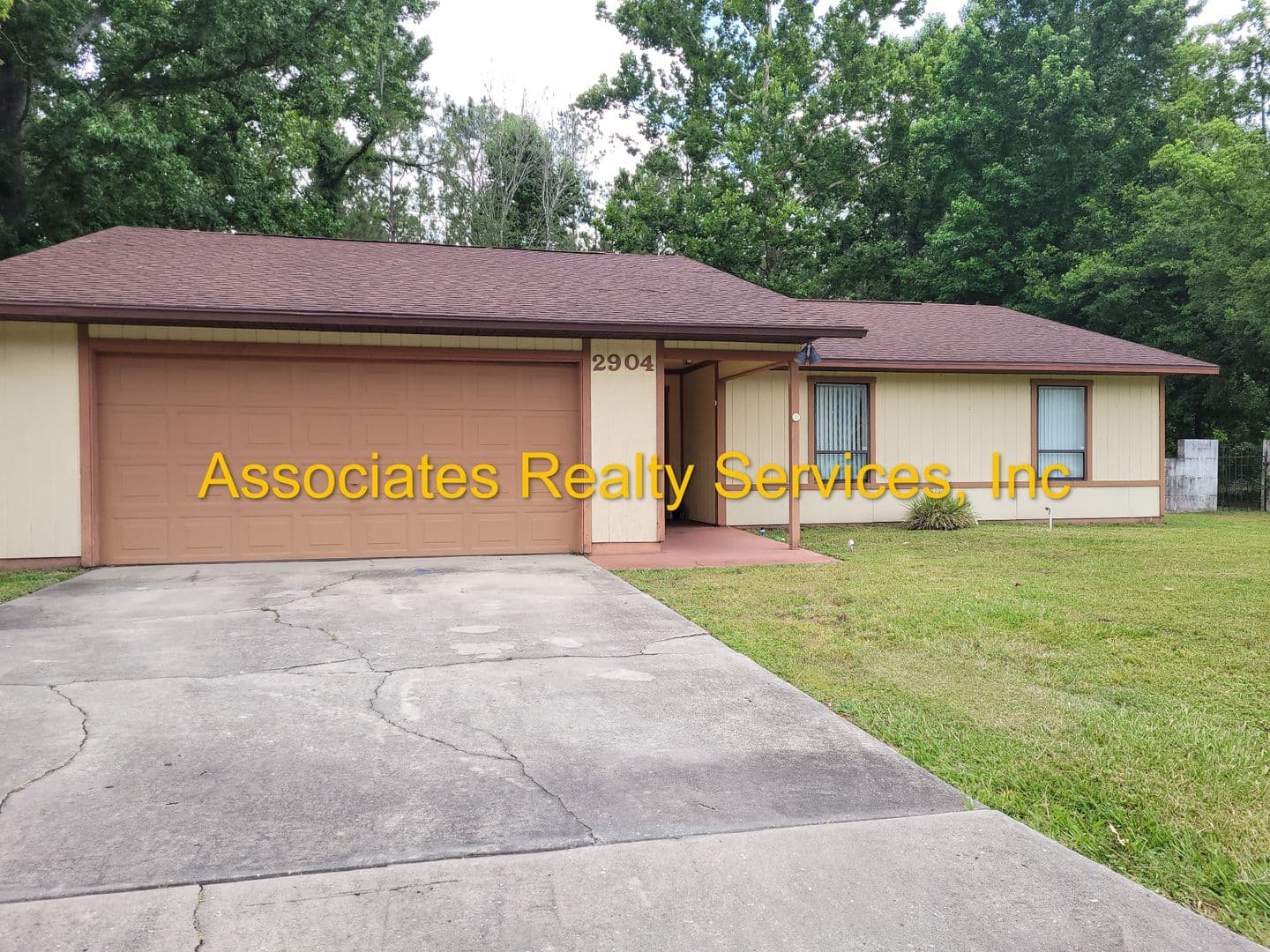 Gainesville House: 2904 NW 68th Avenue