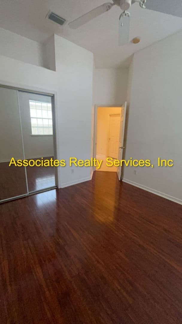 Gainesville House: 3124 SW 94th Way