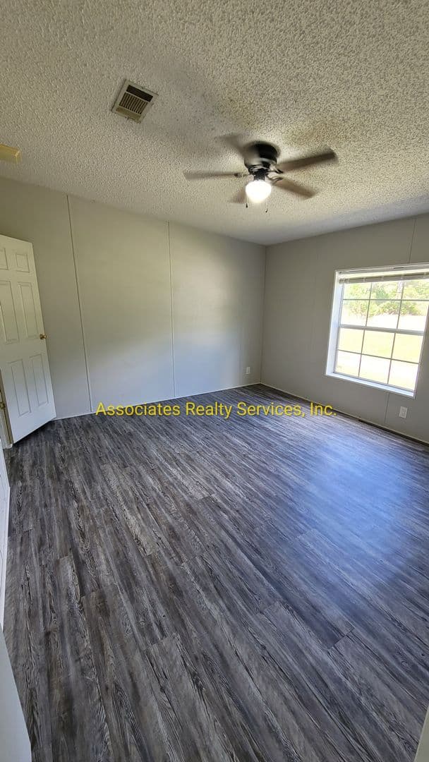 Gainesville House: 10826 NE 74th Terr