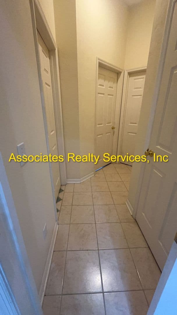 Gainesville House: 3124 SW 94th Way