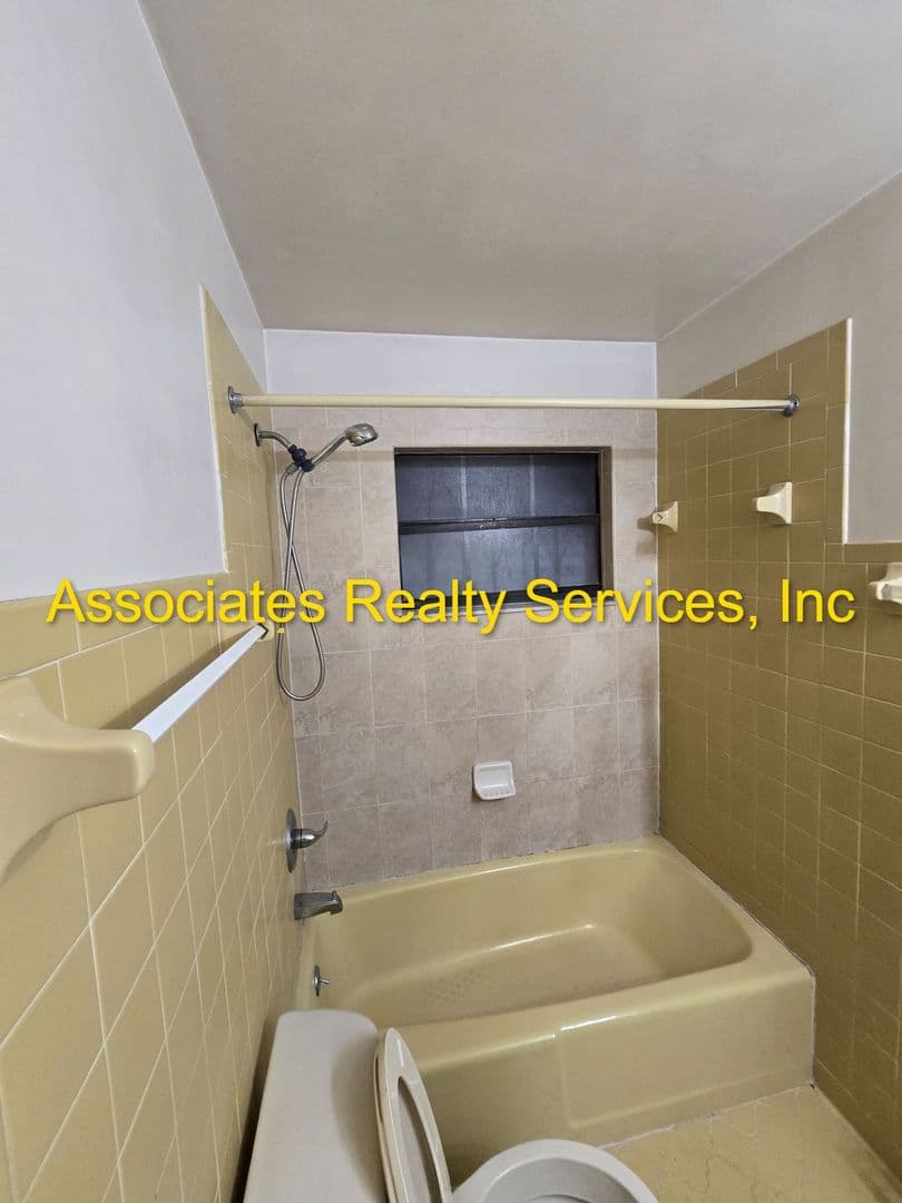GAINESVILLE Apartment: 1011 NW 41ST AVE.