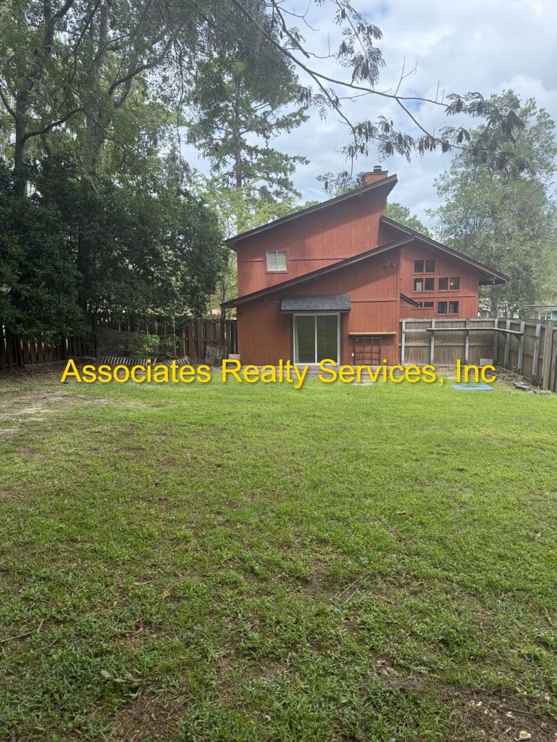 Gainesville House: 10205 NW 25th Place