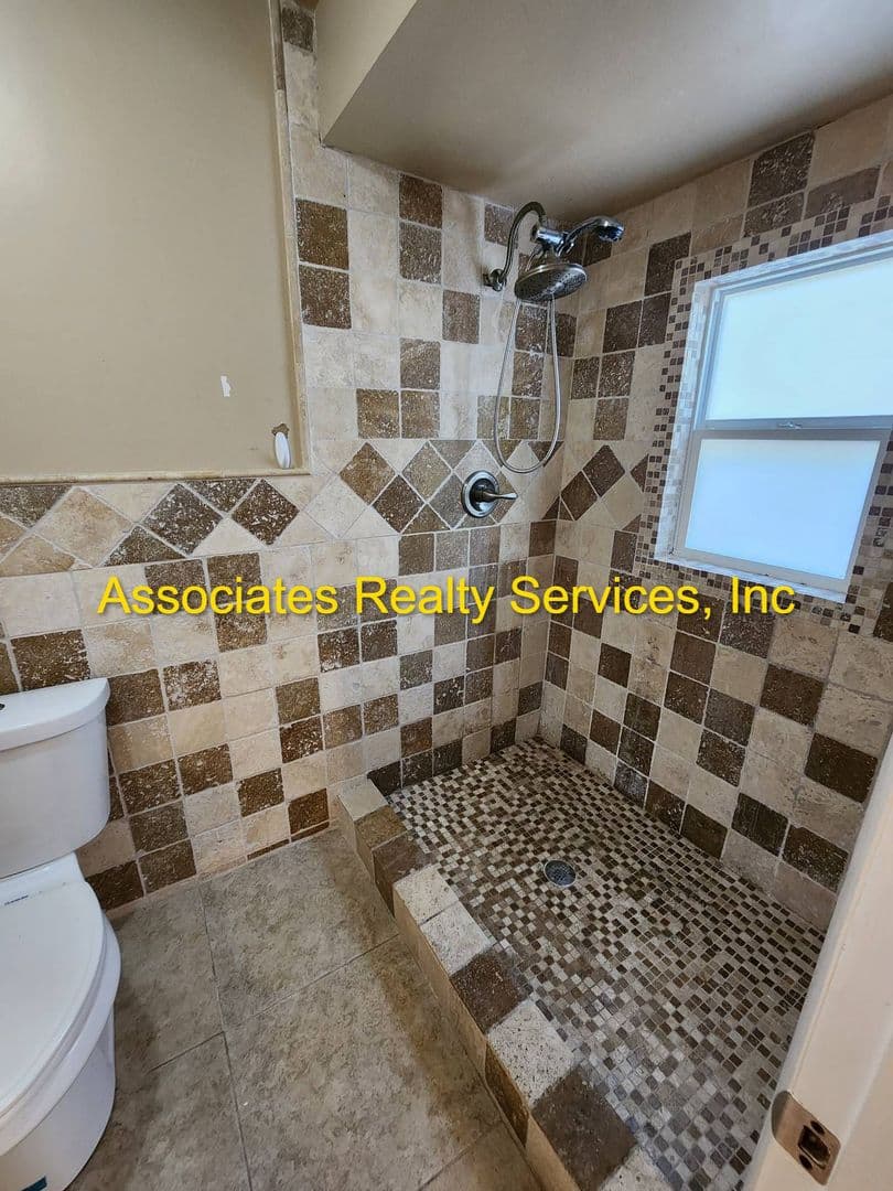 Gainesville House: 4703 NW 35th ST