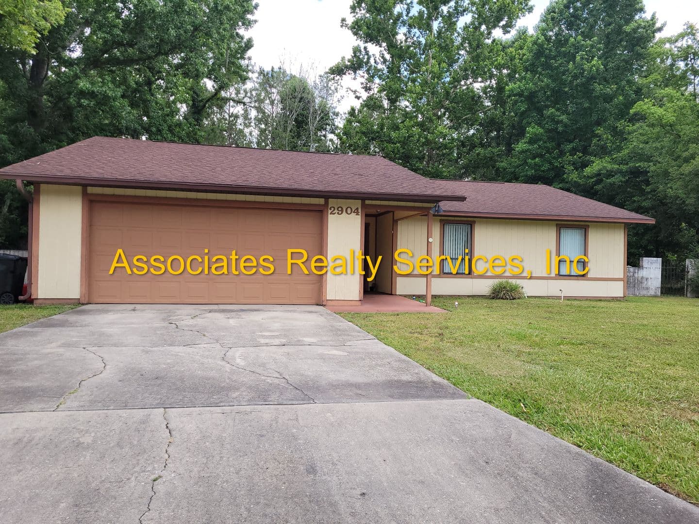 Gainesville House: 2904 NW 68th Avenue