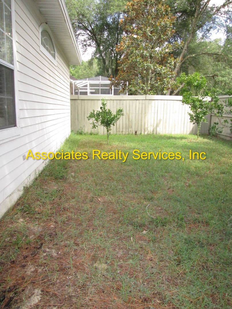 Gainesville House: 3124 SW 94th Way