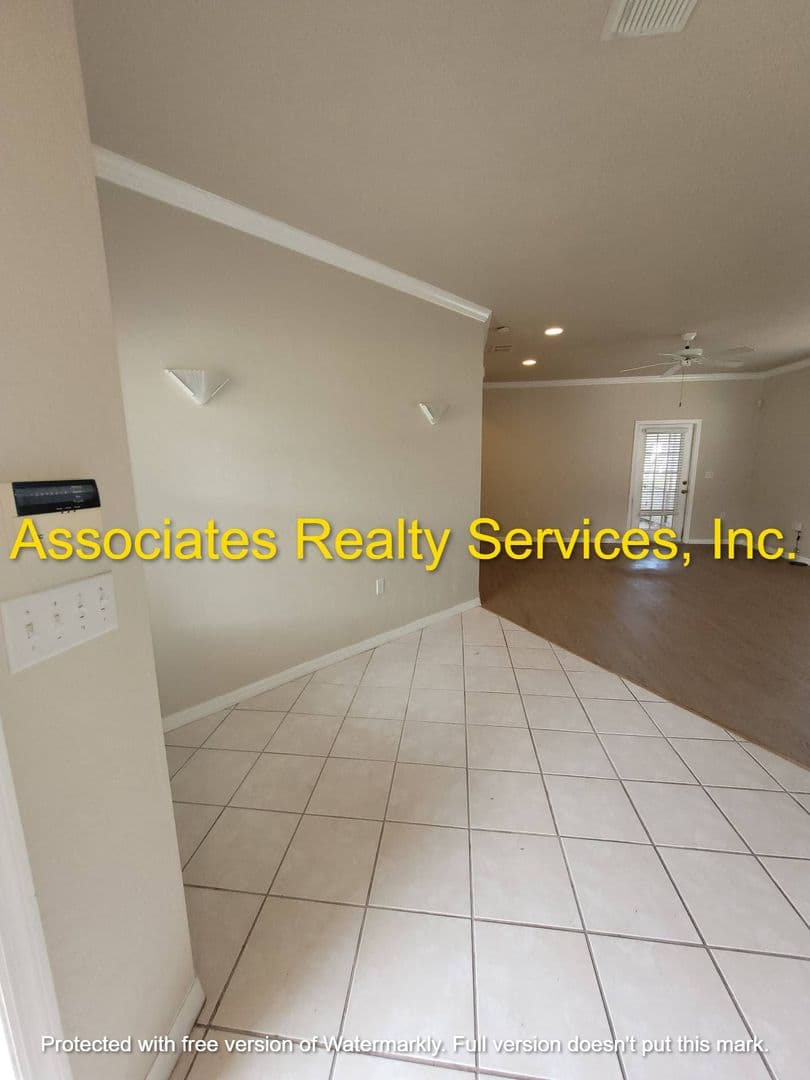 Gainesville House: 4840 NW 78th Rd