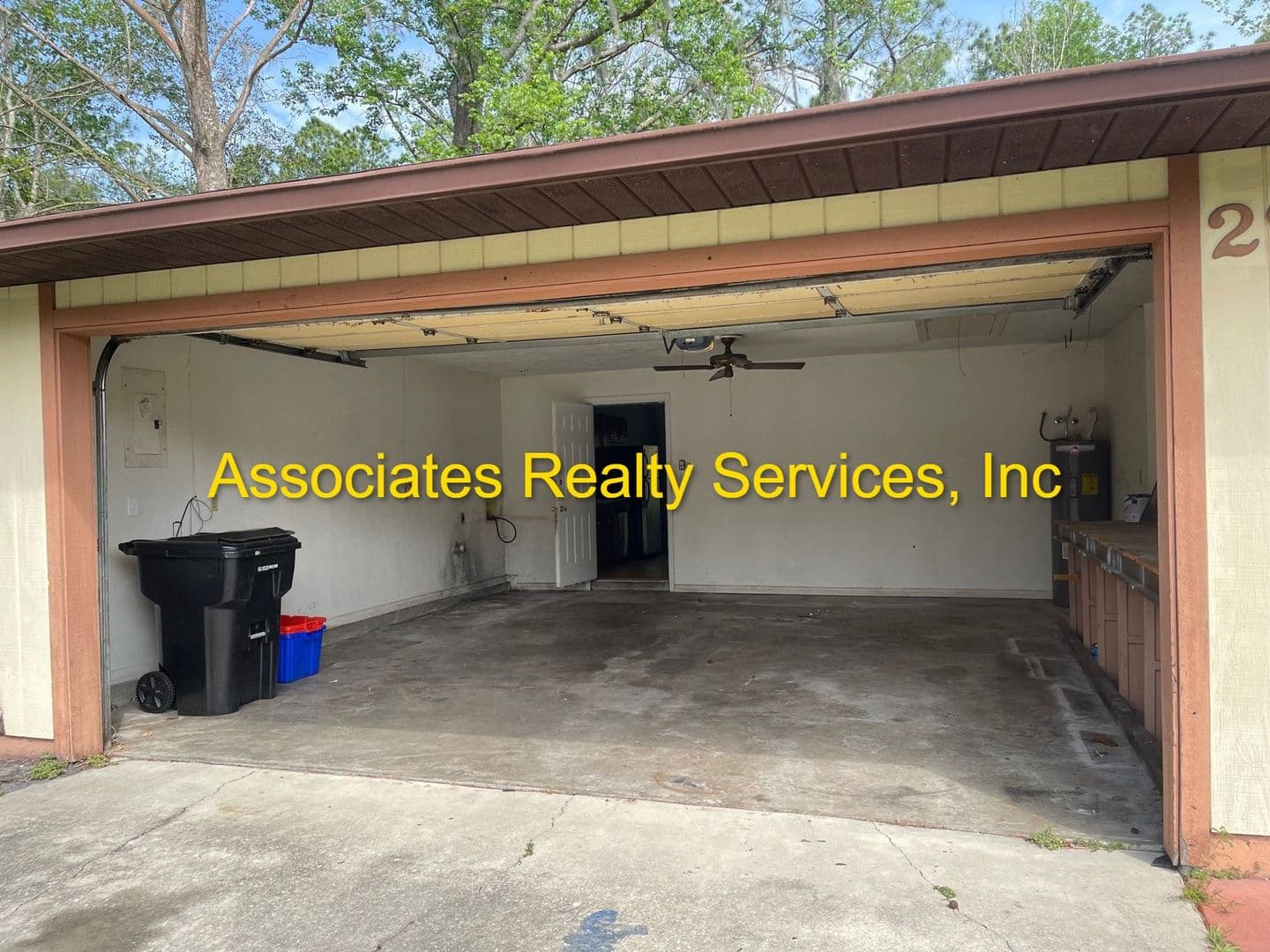 Gainesville House: 2904 NW 68th Avenue