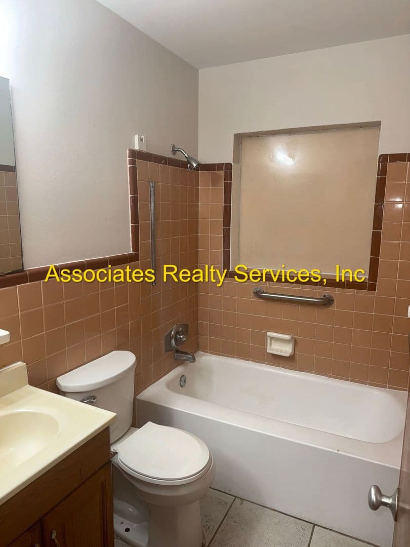 Gainesville Apartment: 1712 NW 10th ST