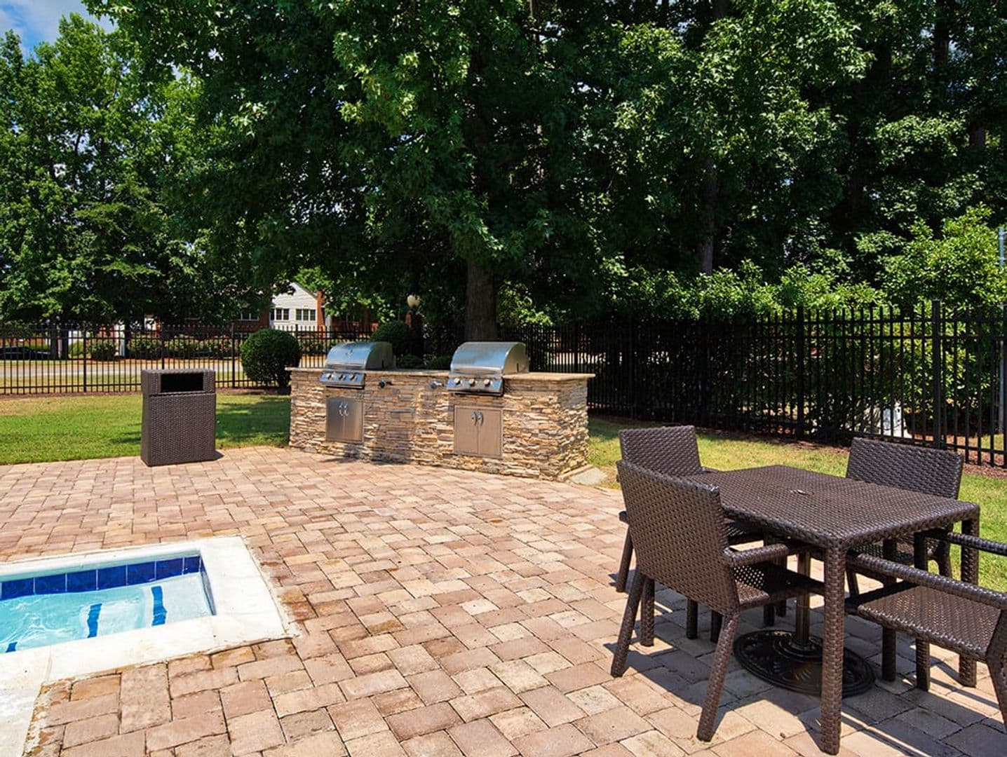 Yorktown Apartment: 101 Little Bay Avenue
