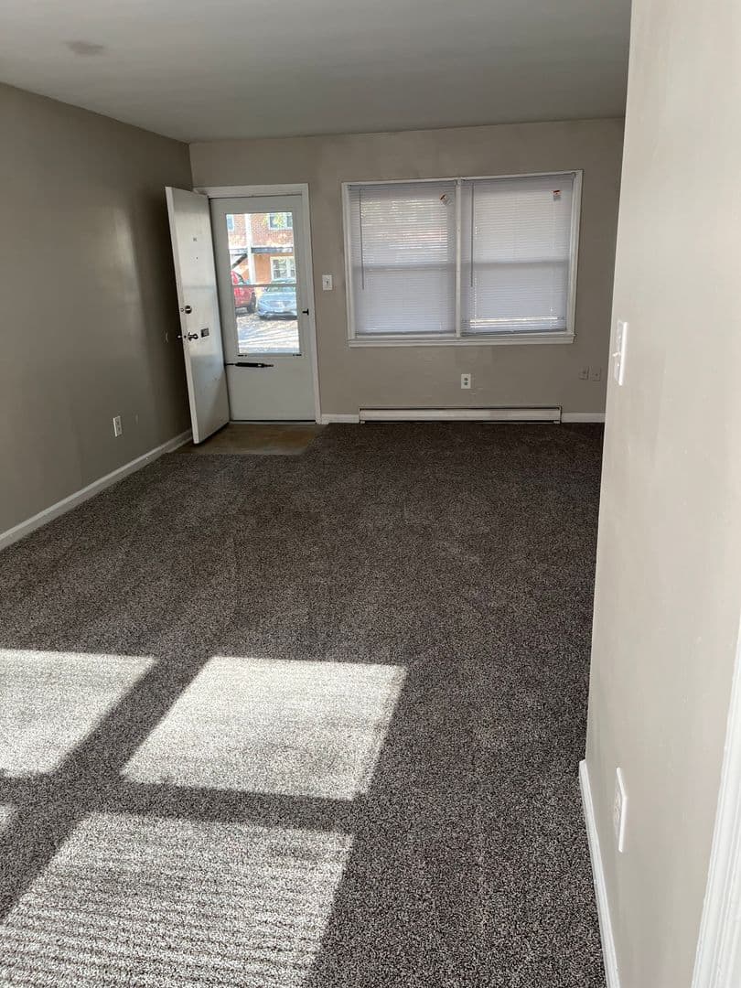 Hopewell Apartment: 310 Woodbine Road