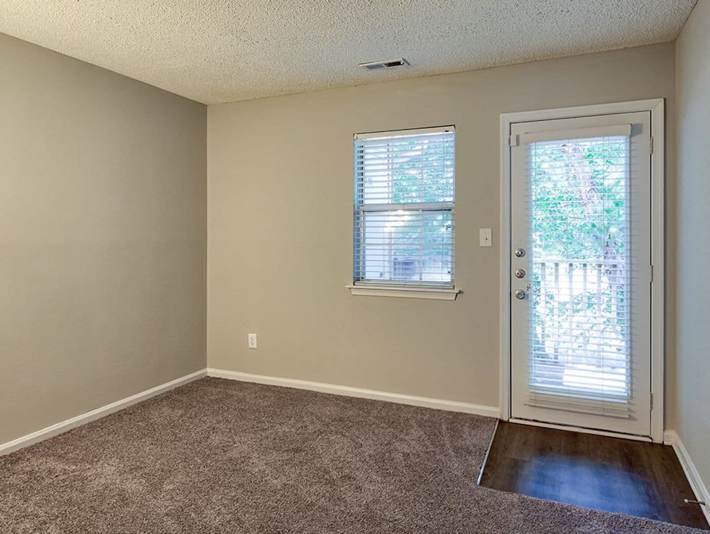 Yorktown Apartment: 101 Little Bay Avenue